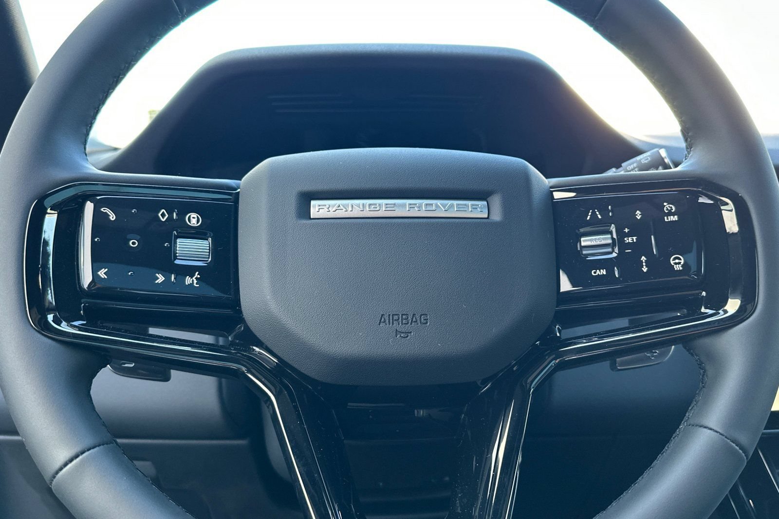 New 2026 Land Rover Range Rover Evoque Dynamic SE AWD/4WD image 24