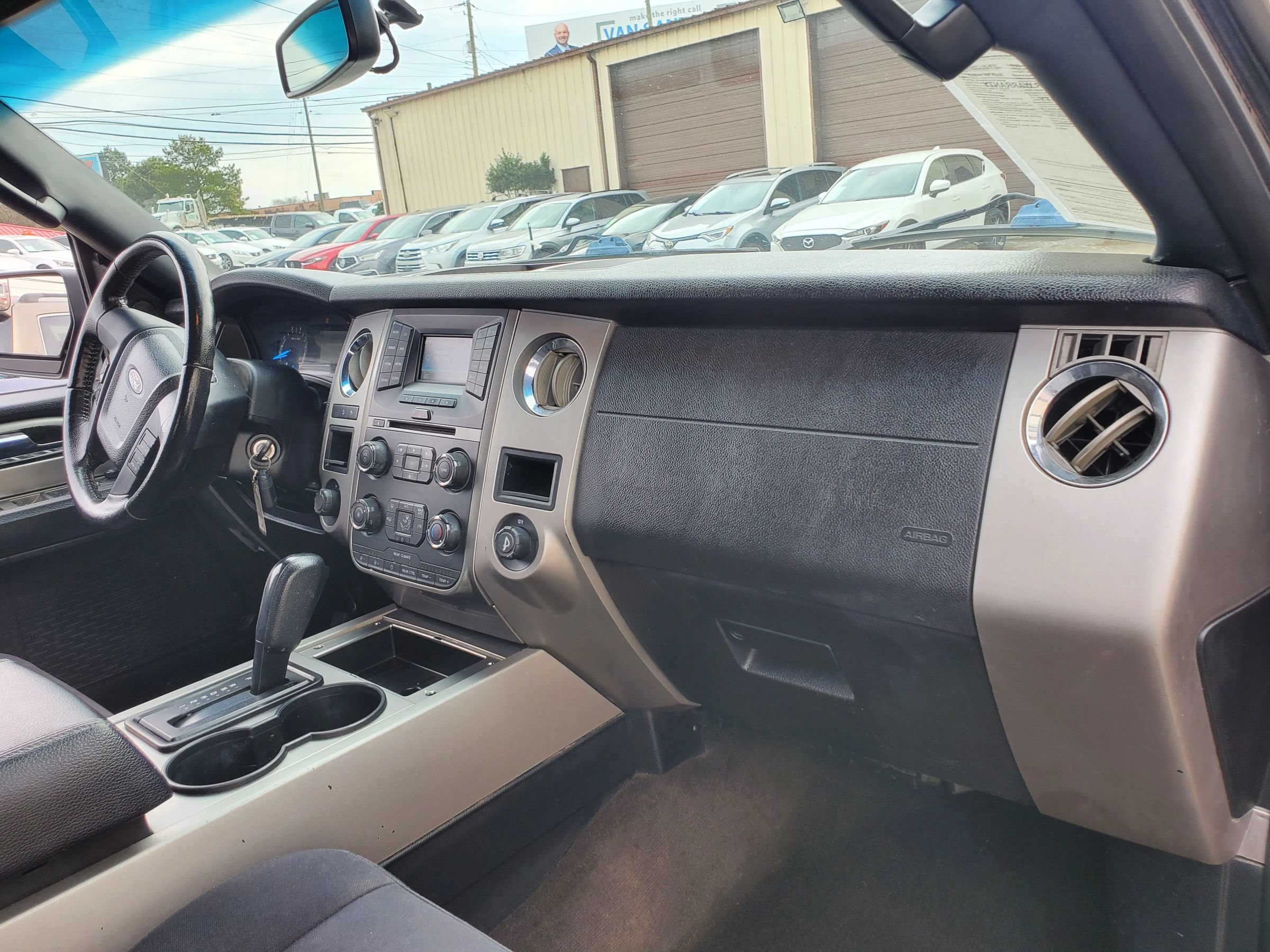 Used 2017 Ford Expedition EL XLT AWD/4WD image 30