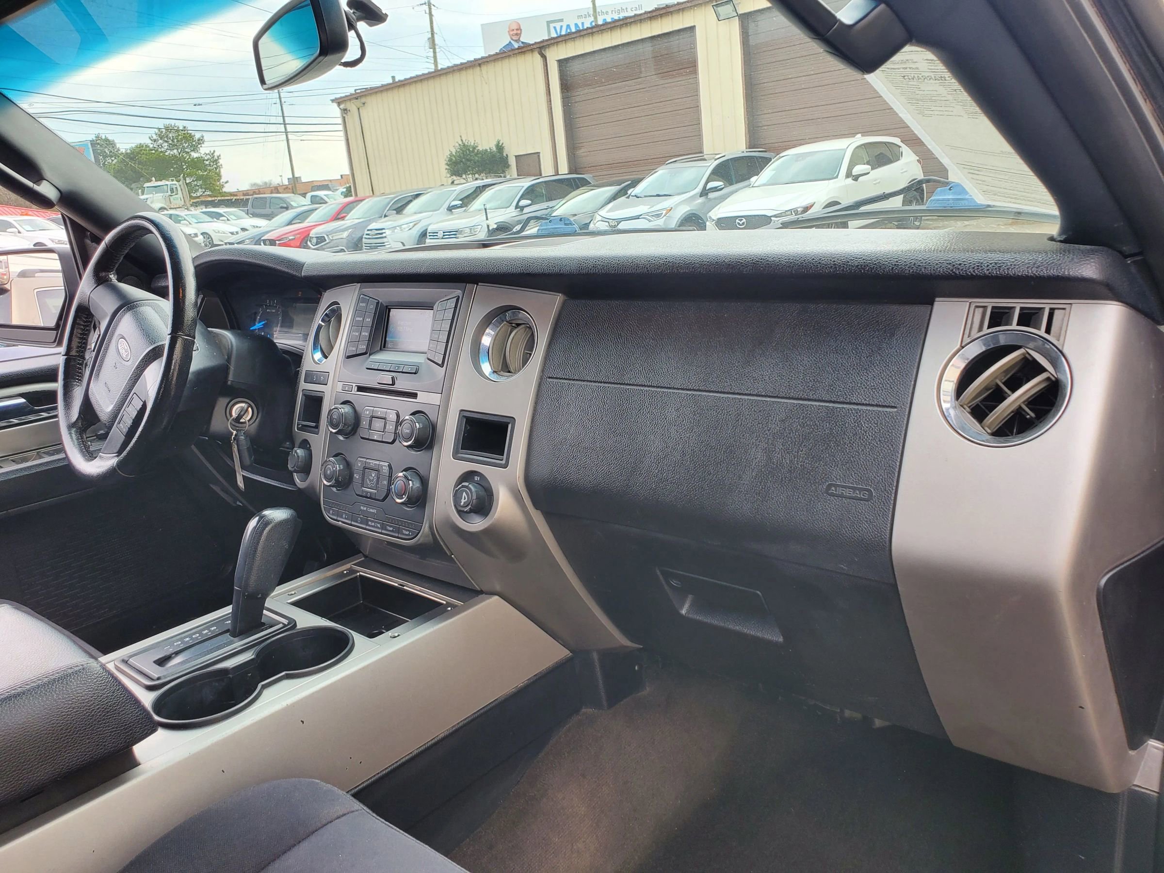 Used 2017 Ford Expedition EL XLT image 30