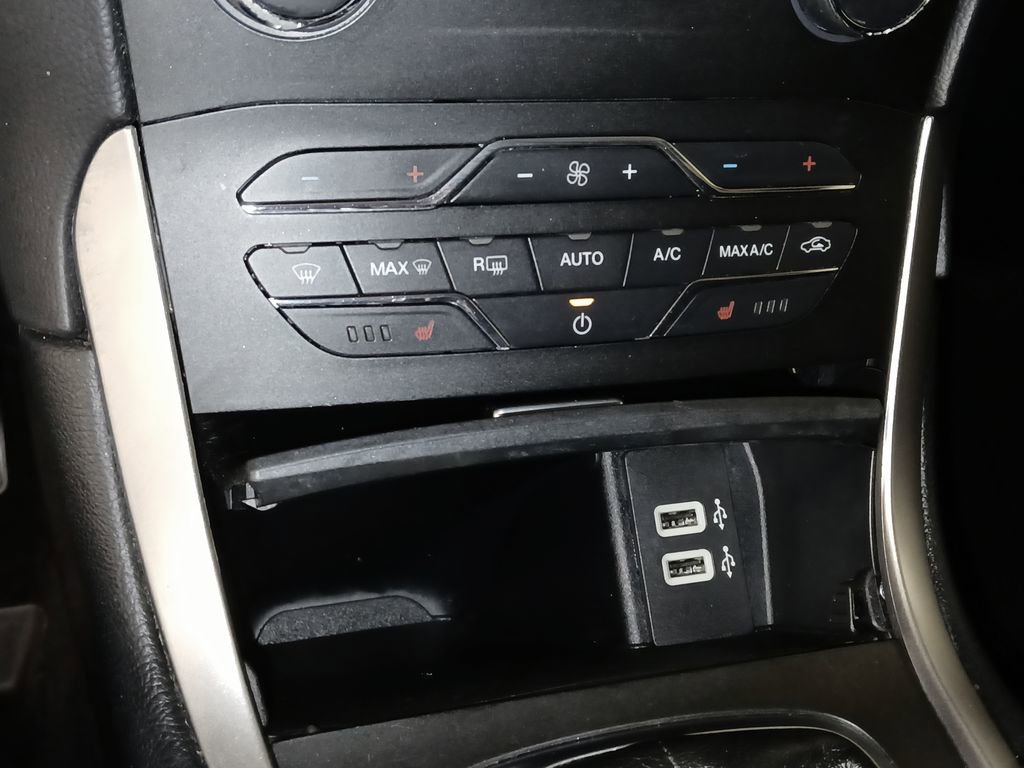 Used 2018 Ford Edge SEL w/ Equipment Group 201A AWD/4WD image 20