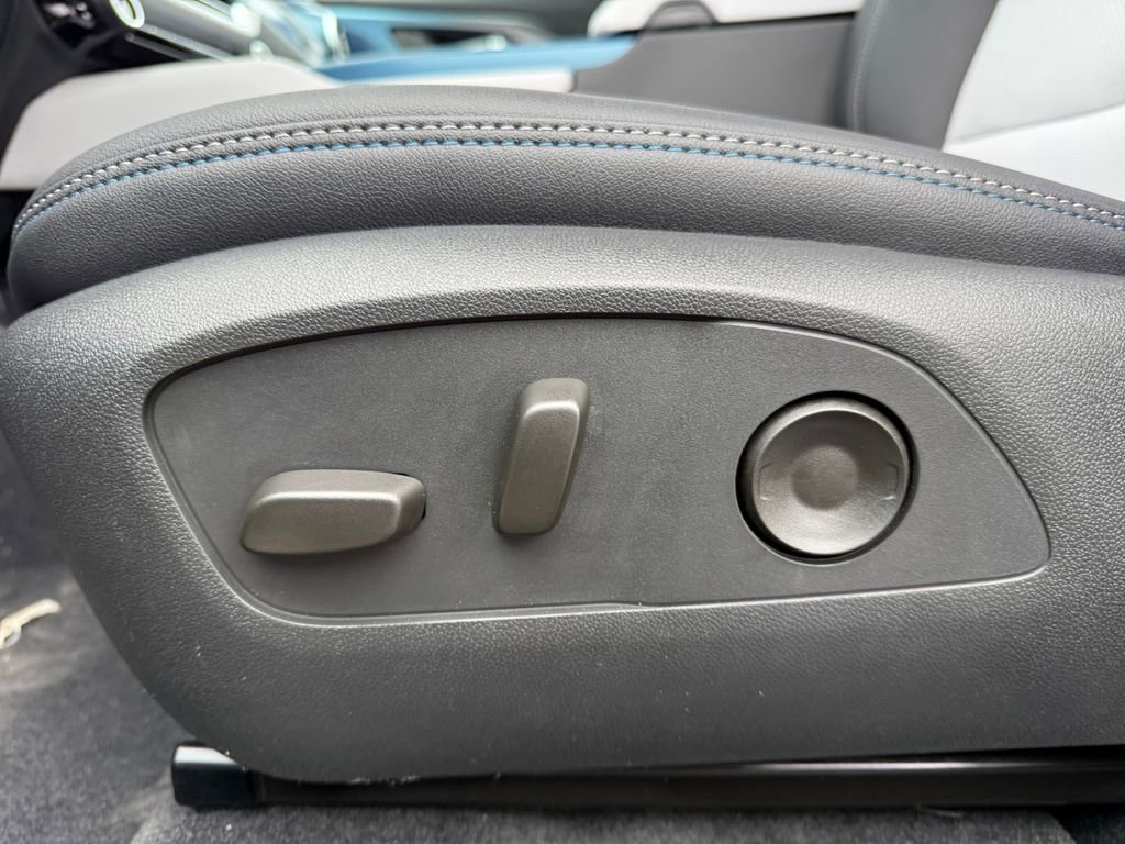 New 2026 Chevrolet Equinox EV LT image 10