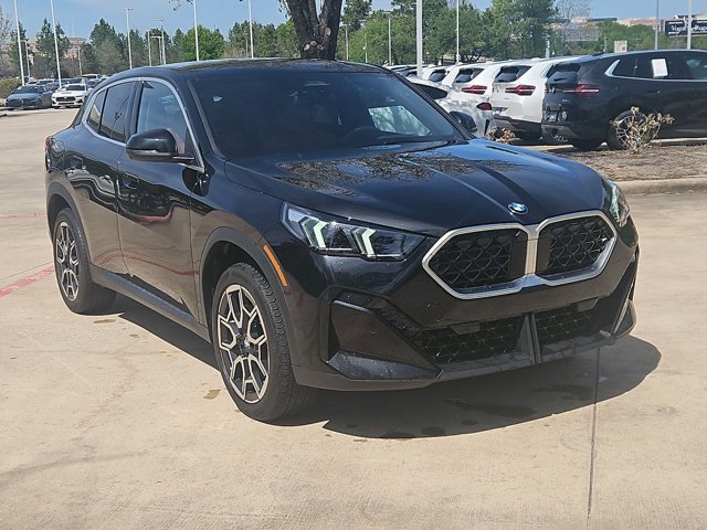 Used 2025 BMW X2 xDrive28i image 3