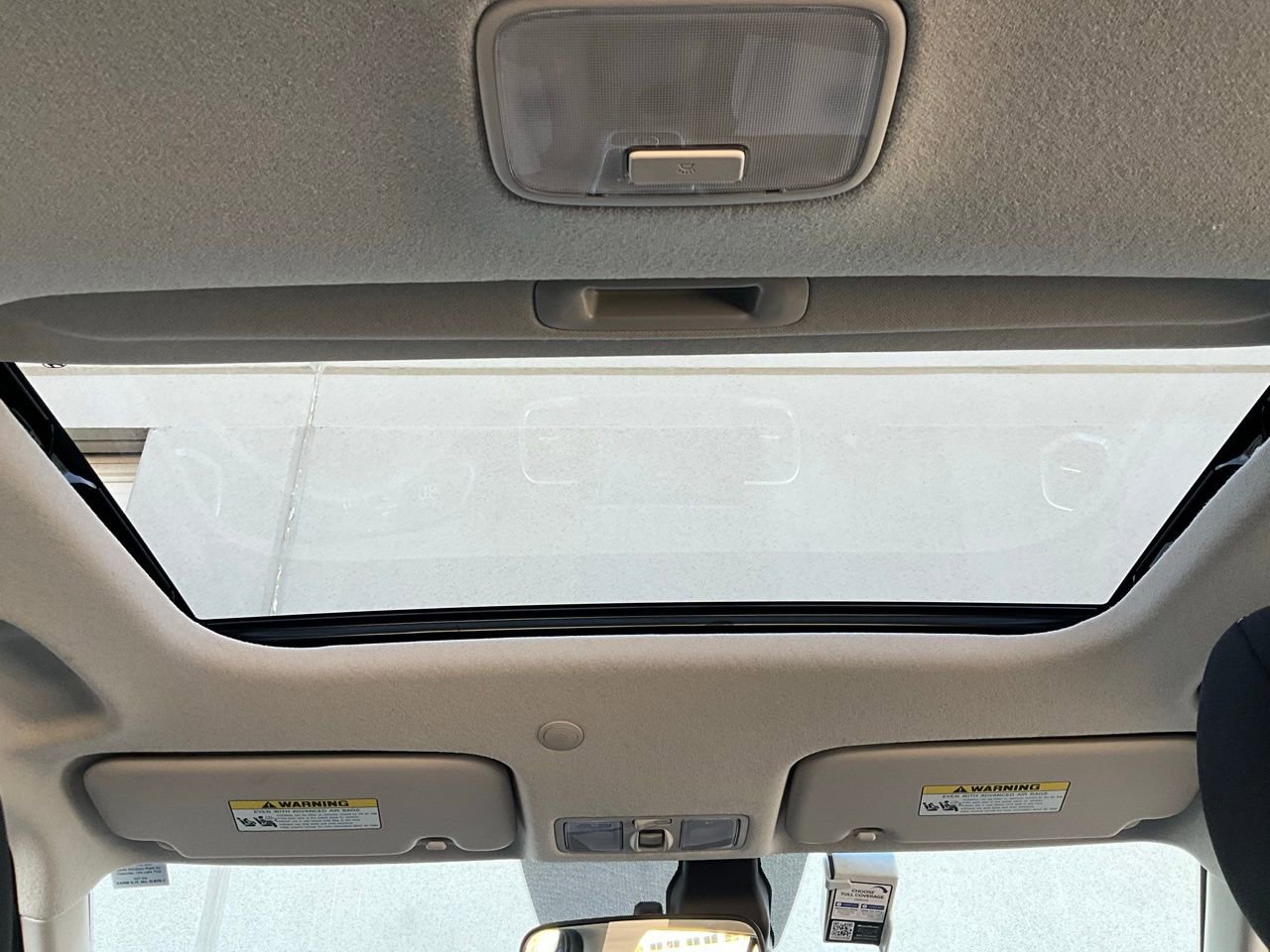 Used 2025 Hyundai Venue SEL image 18