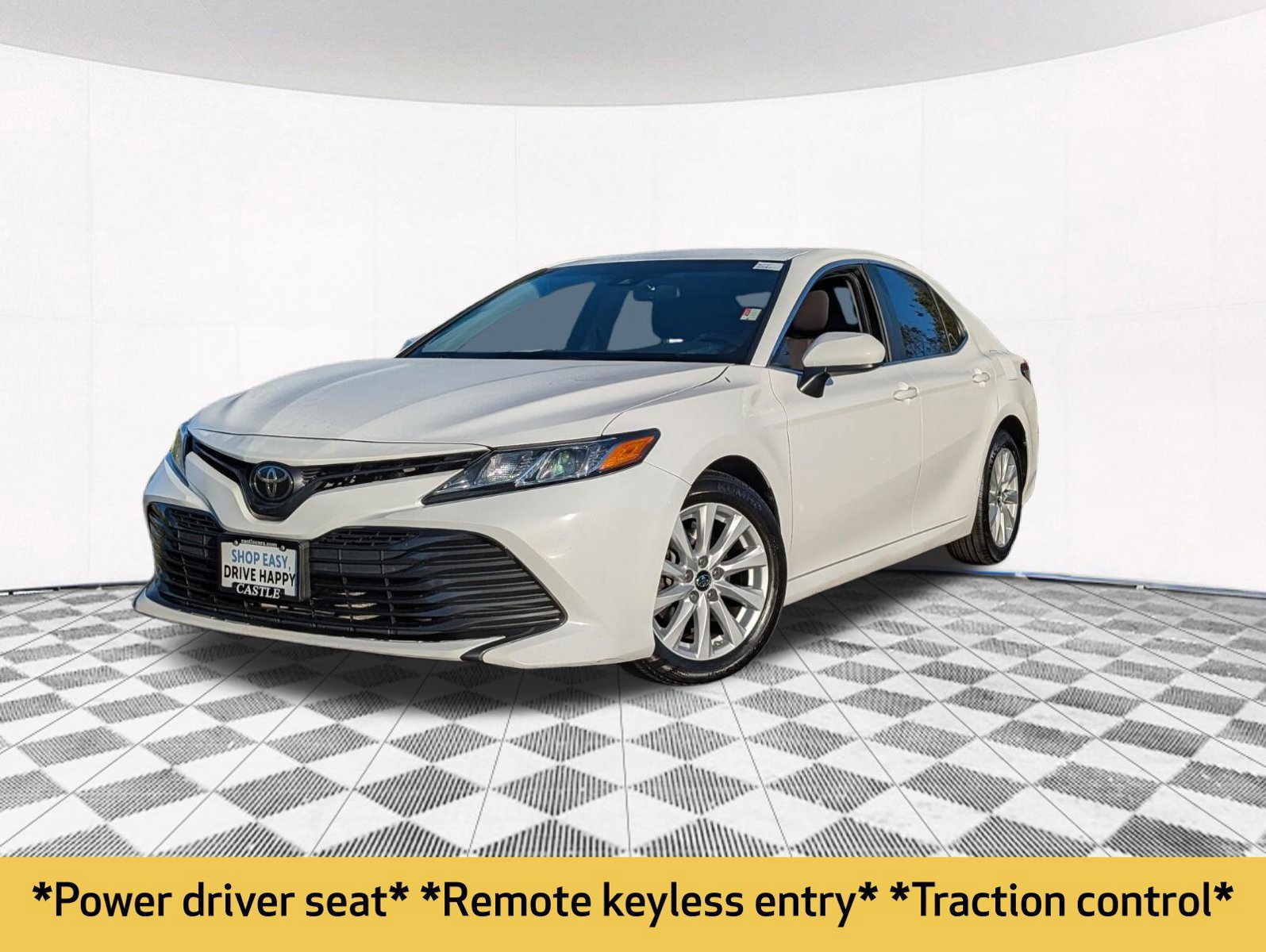 Used 2018 Toyota Camry LE FWD image 2