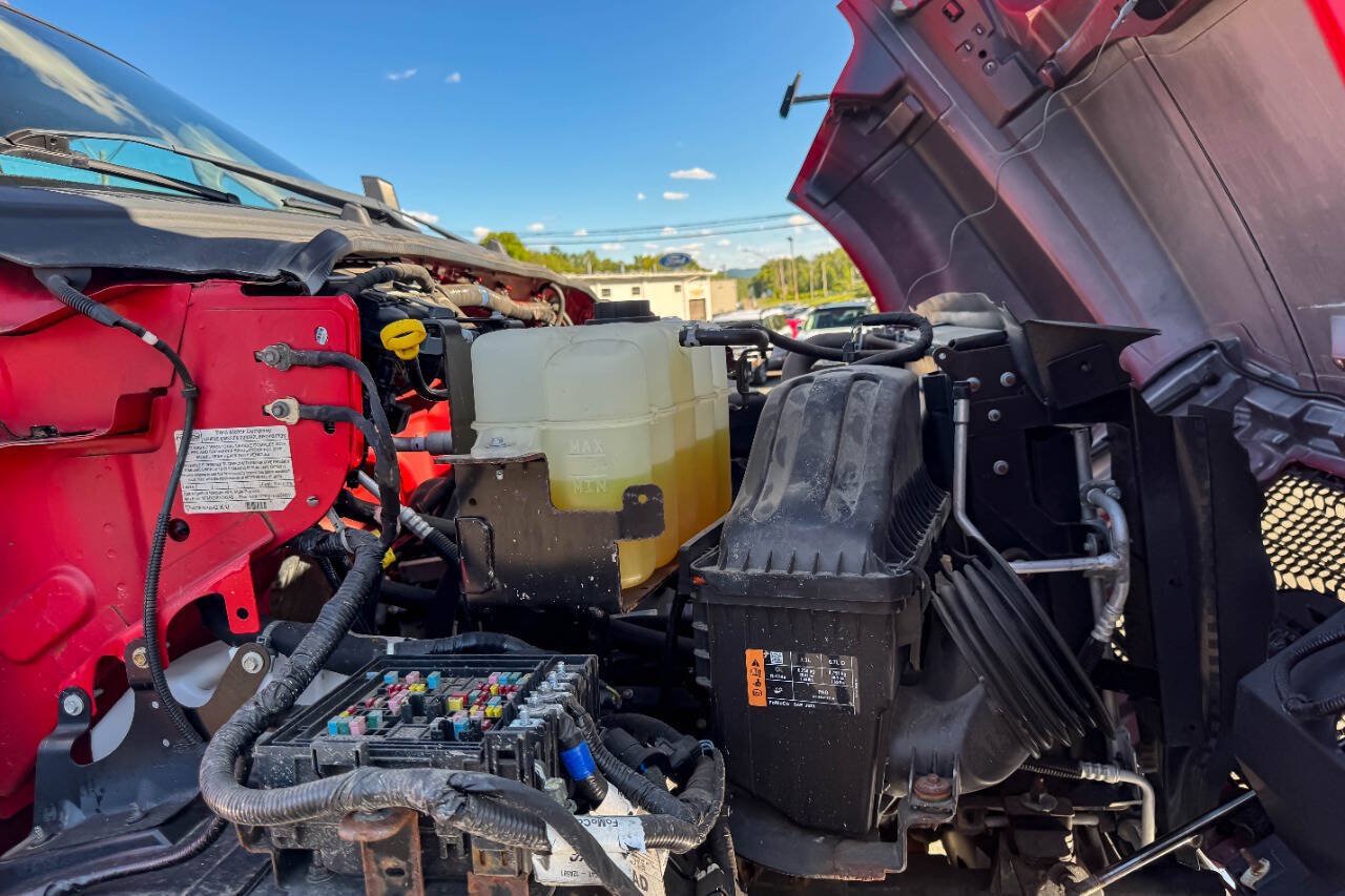 Used 2023 Ford F650 2WD Regular Cab Super Duty image 30