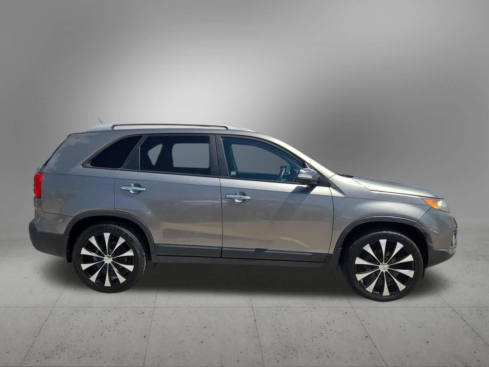 Used 2013 Kia Sorento LX w/ Convenience Pkg FWD image 7