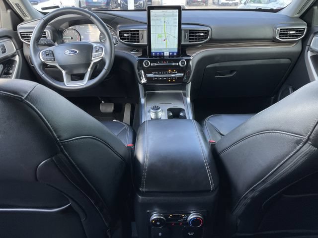 Used 2024 Ford Explorer Limited w/ Limited Technology Package RWD image 11