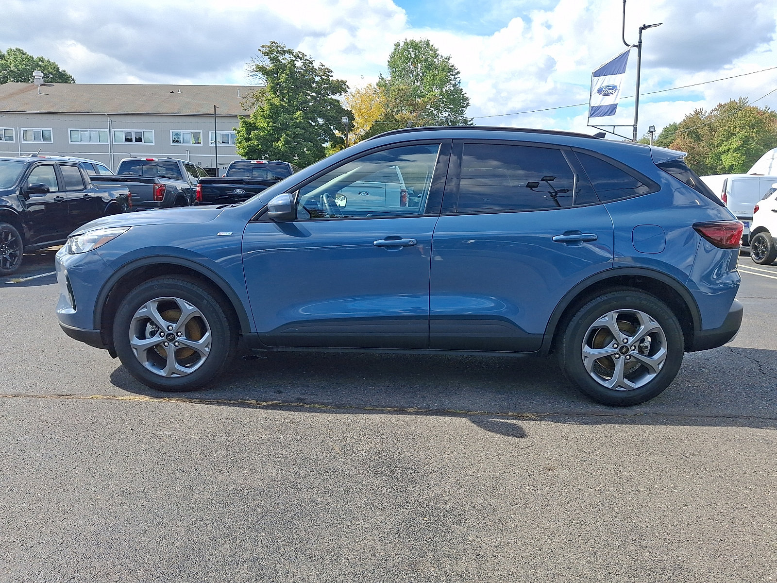 Used 2025 Ford Escape ST-Line Select AWD/4WD image 4