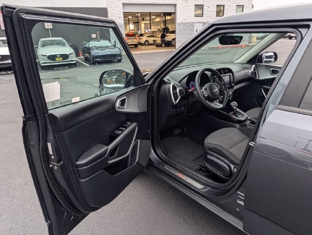 Used 2022 Kia Soul LX w/ Paint Protection Package FWD image 30