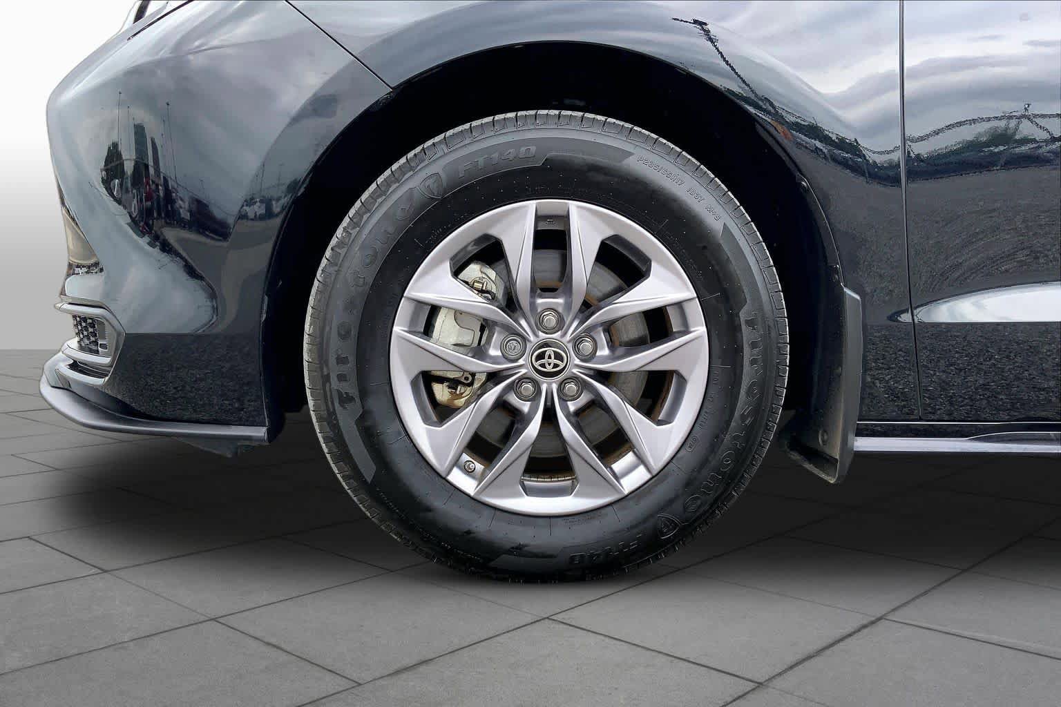 Certified 2024 Toyota Sienna LE FWD image 11