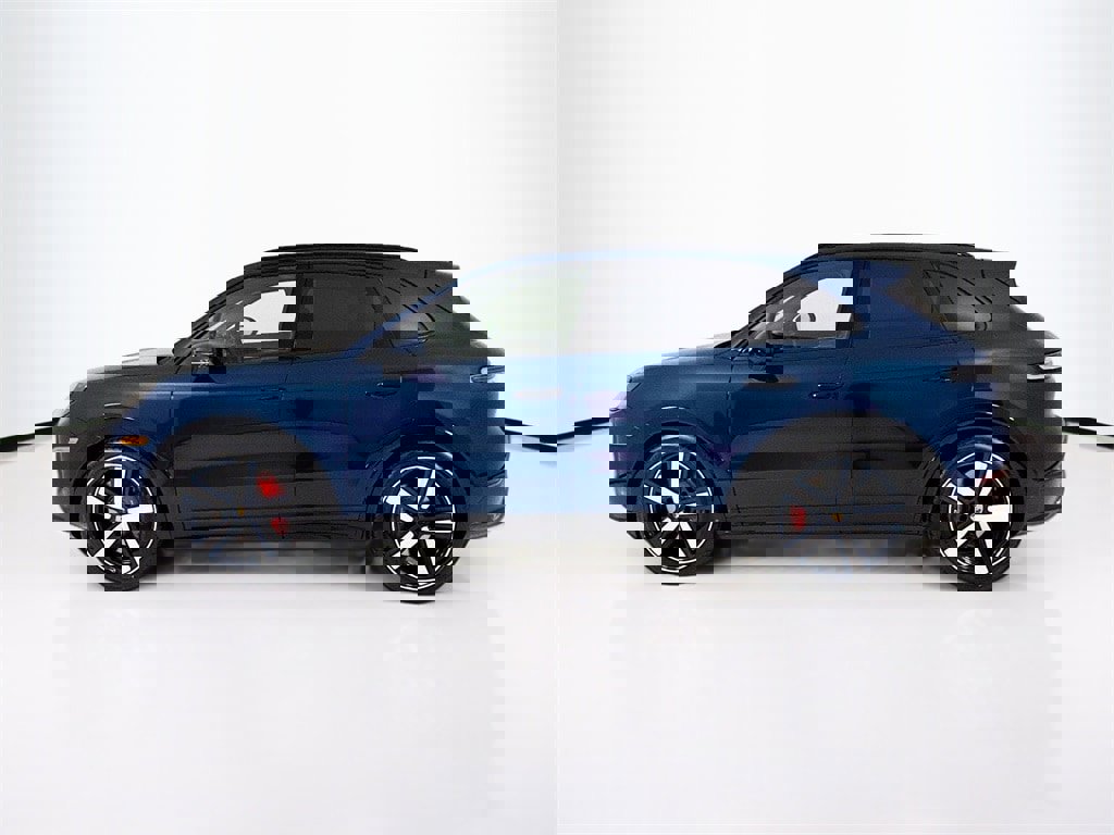 New 2026 Porsche Cayenne GTS image 2