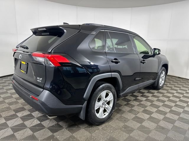 Used 2020 Toyota RAV4 XLE w/ Convenience Package image 3
