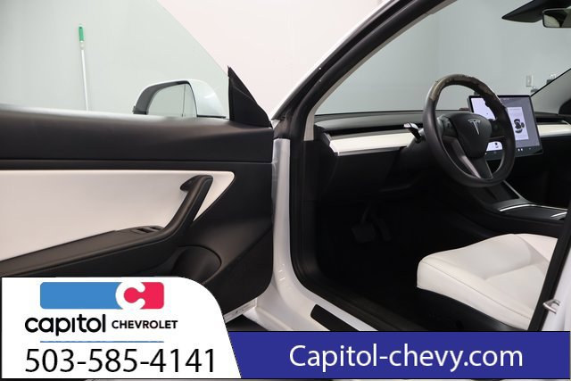 Used 2021 Tesla Model 3 Standard Range Plus RWD image 9