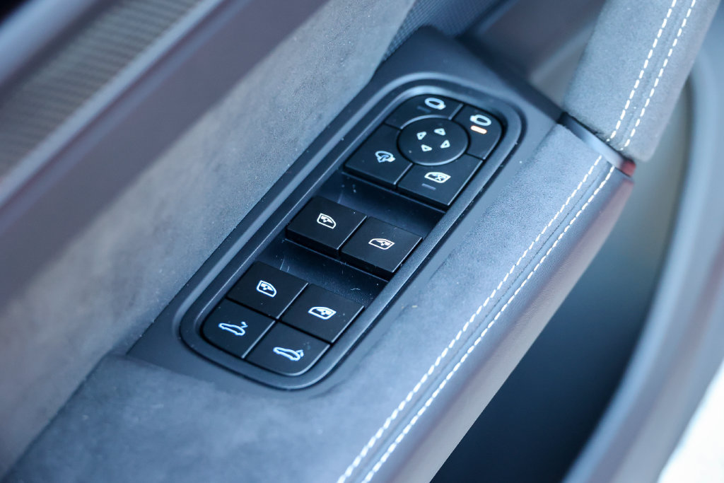 New 2026 Porsche Cayenne GTS AWD/4WD image 33