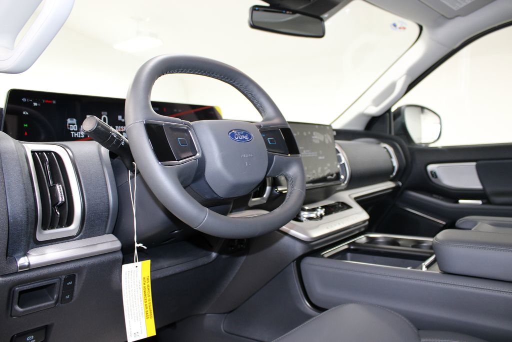 New 2026 Ford Expedition Active image 25