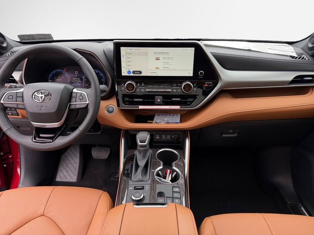 New 2026 Toyota Highlander Platinum AWD/4WD image 16