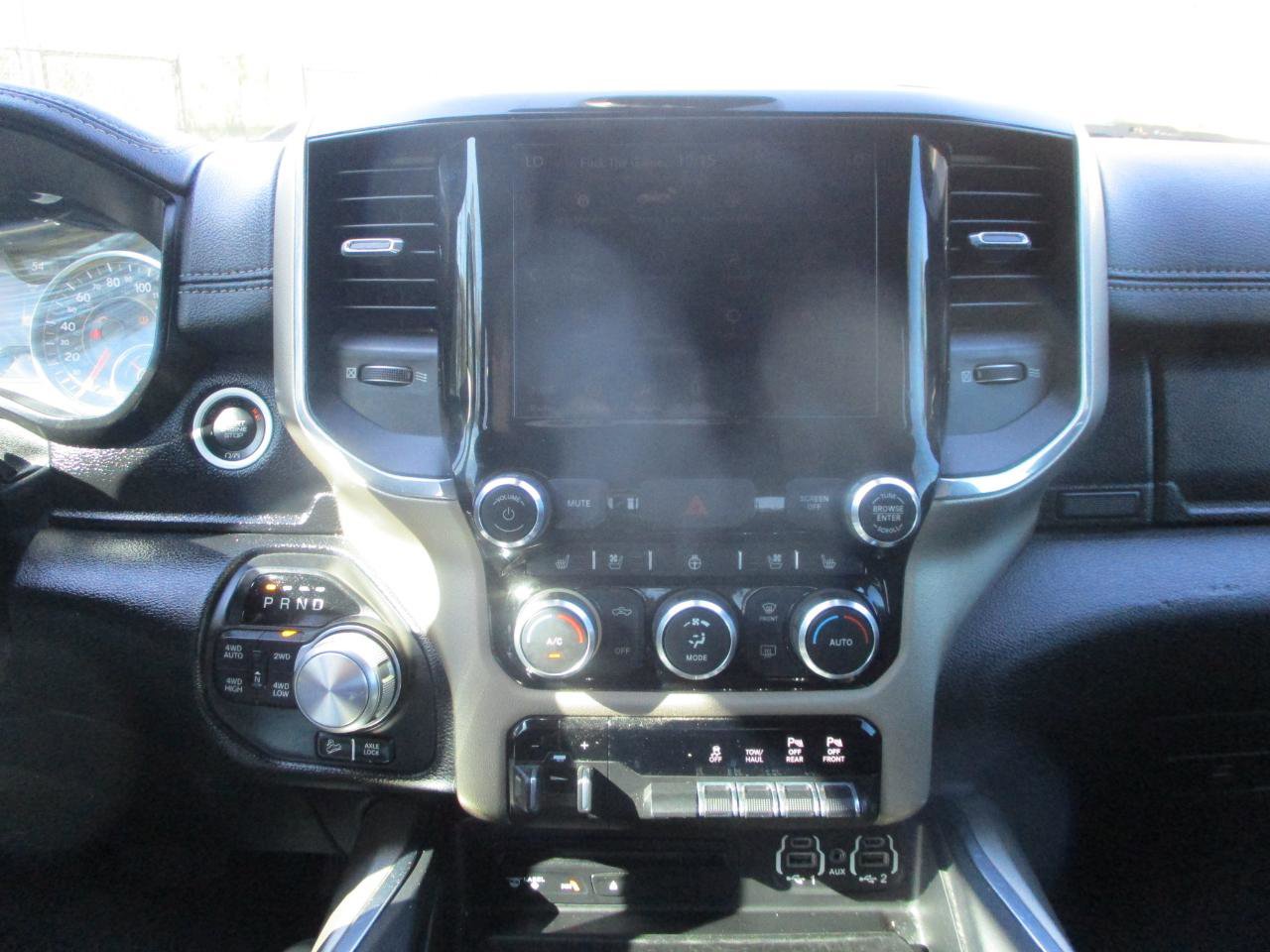 Used 2019 RAM 1500 Laramie w/ Sport Appearance Package AWD/4WD image 17