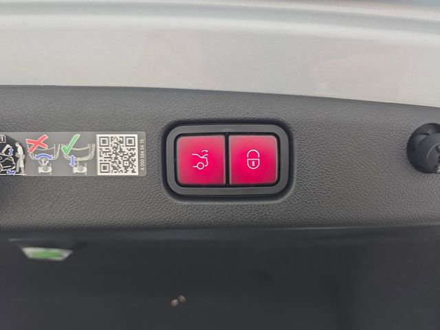 Used 2025 Mercedes-Benz E 53 AMG e 4MATIC Sedan image 36