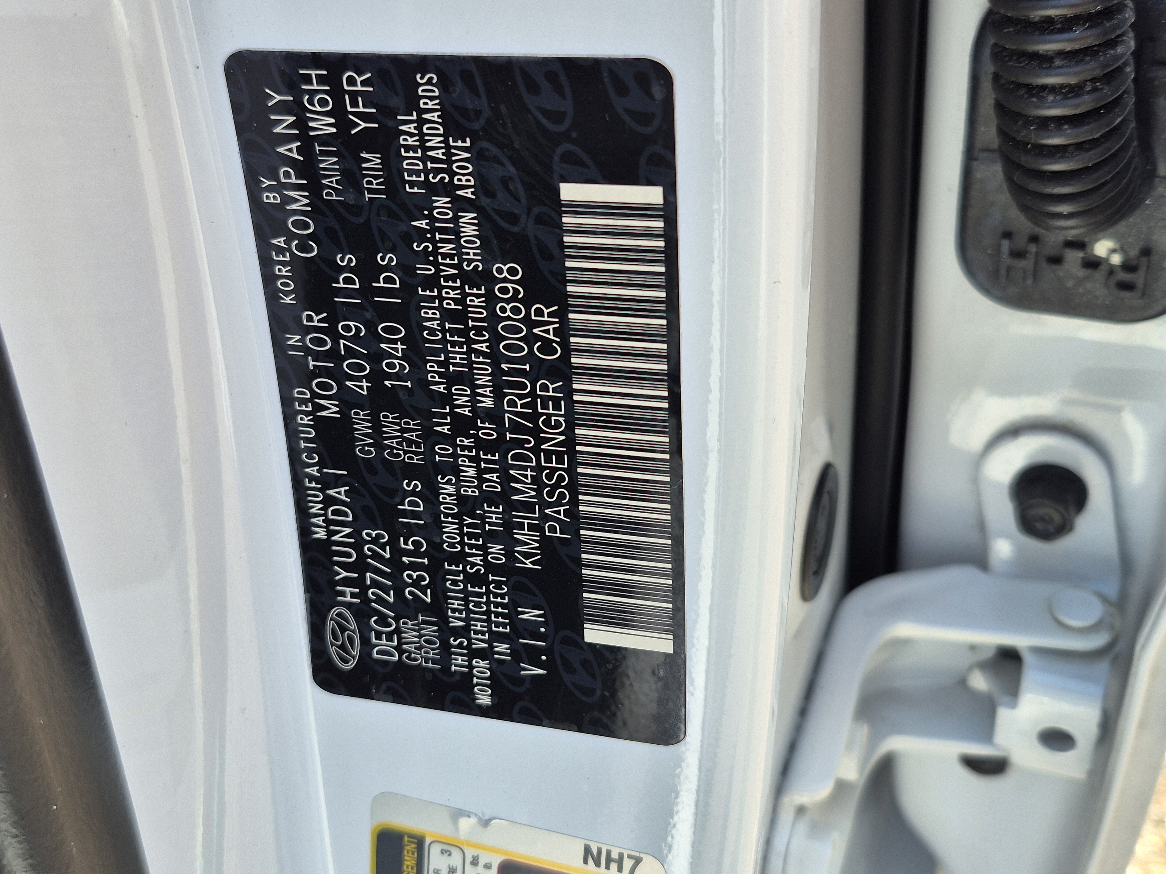 Certified 2024 Hyundai Elantra Blue FWD image 31