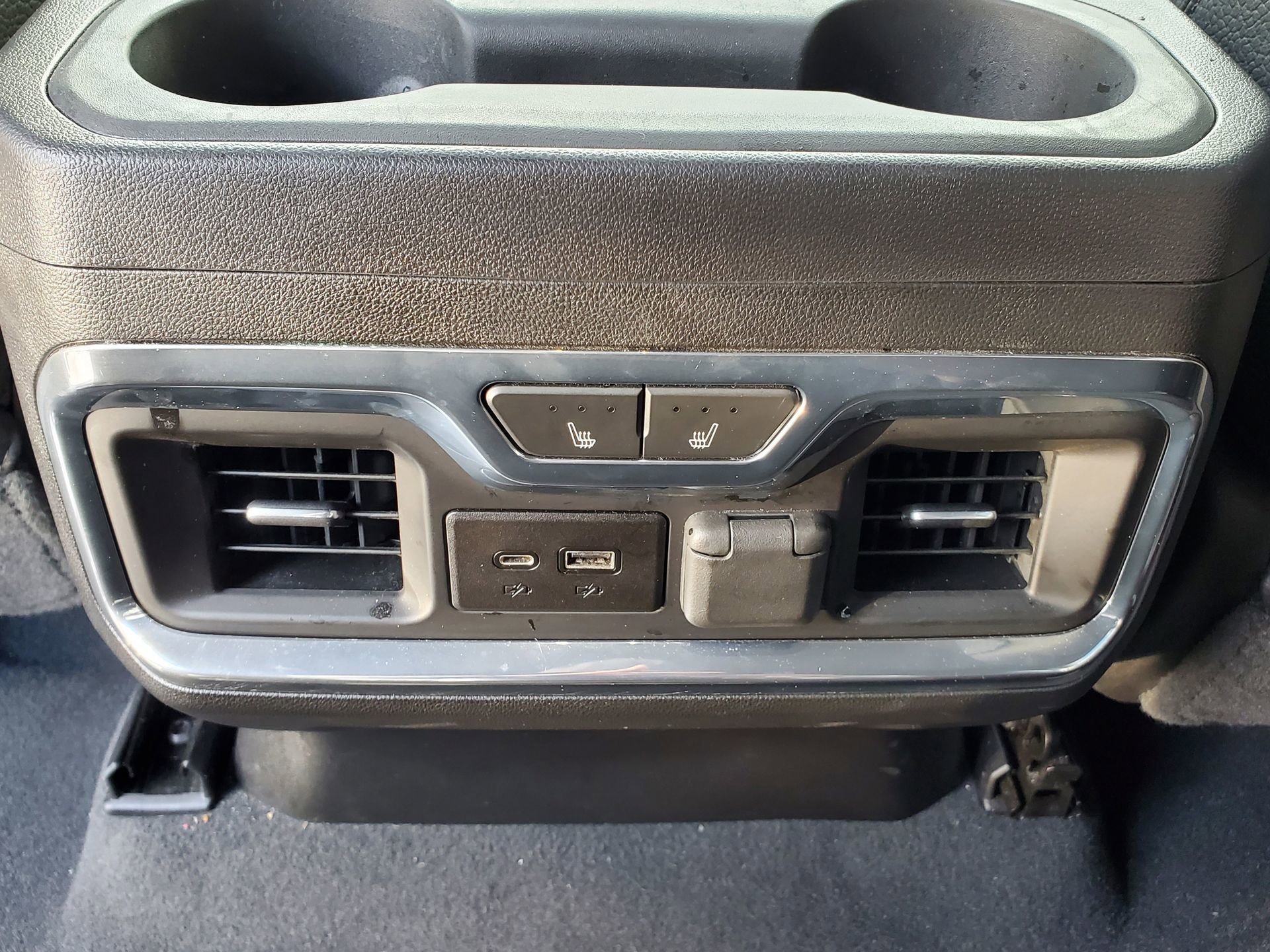 Used 2023 GMC Sierra 3500 Denali w/ Denali Ultimate Package image 12