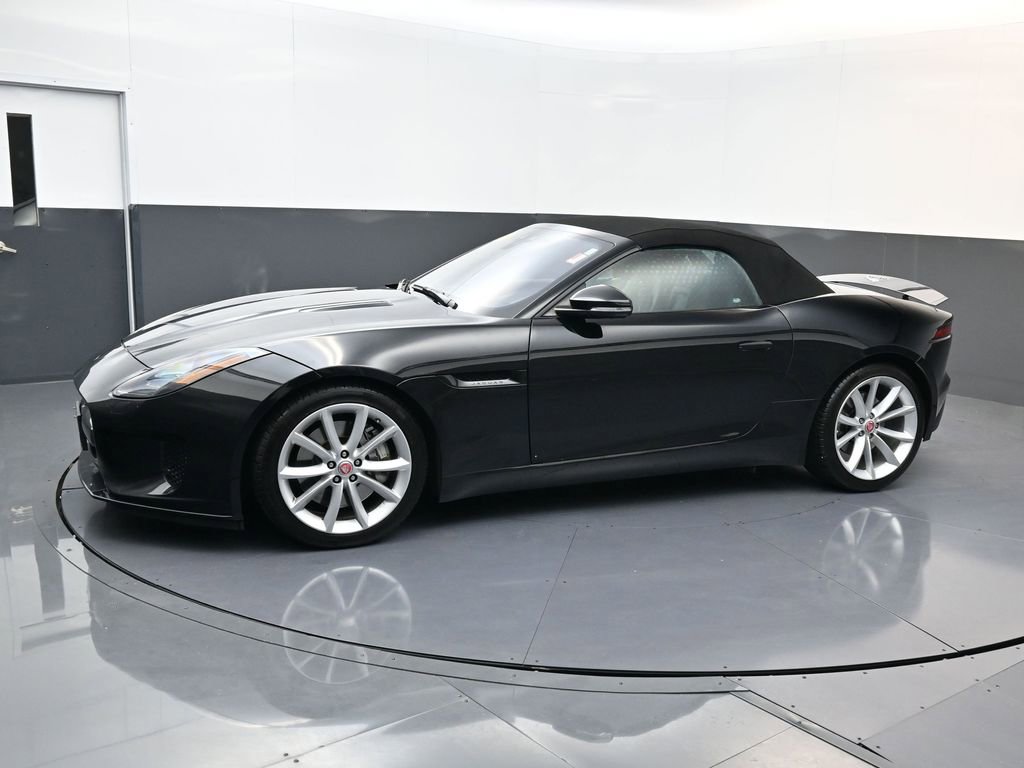 Used 2018 Jaguar F-TYPE Convertible image 6