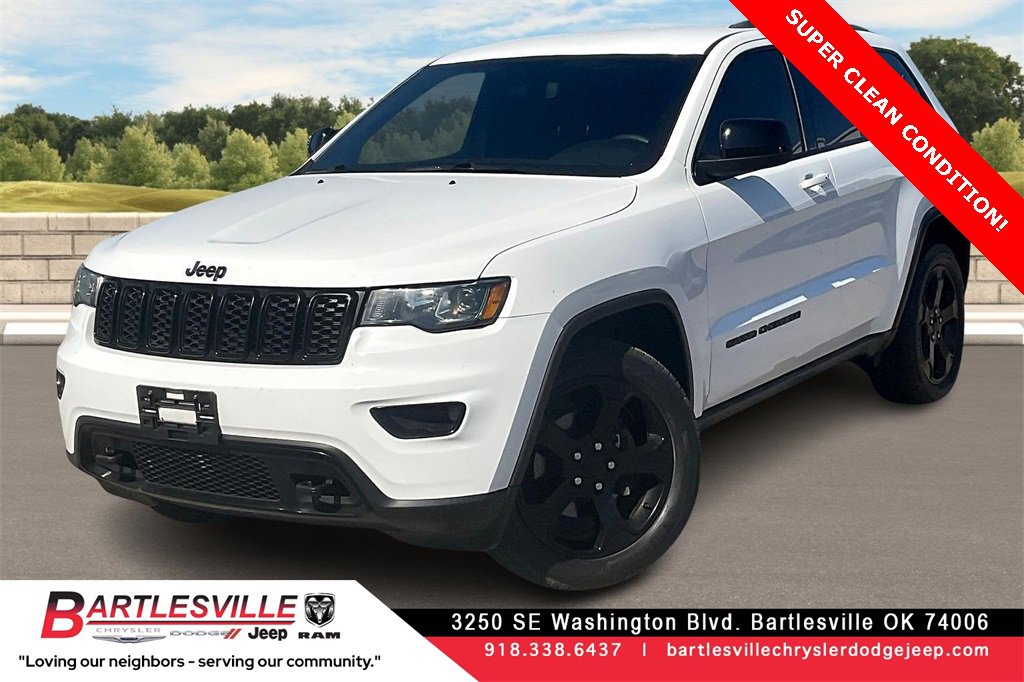 Used 2019 Jeep Grand Cherokee Laredo image 1