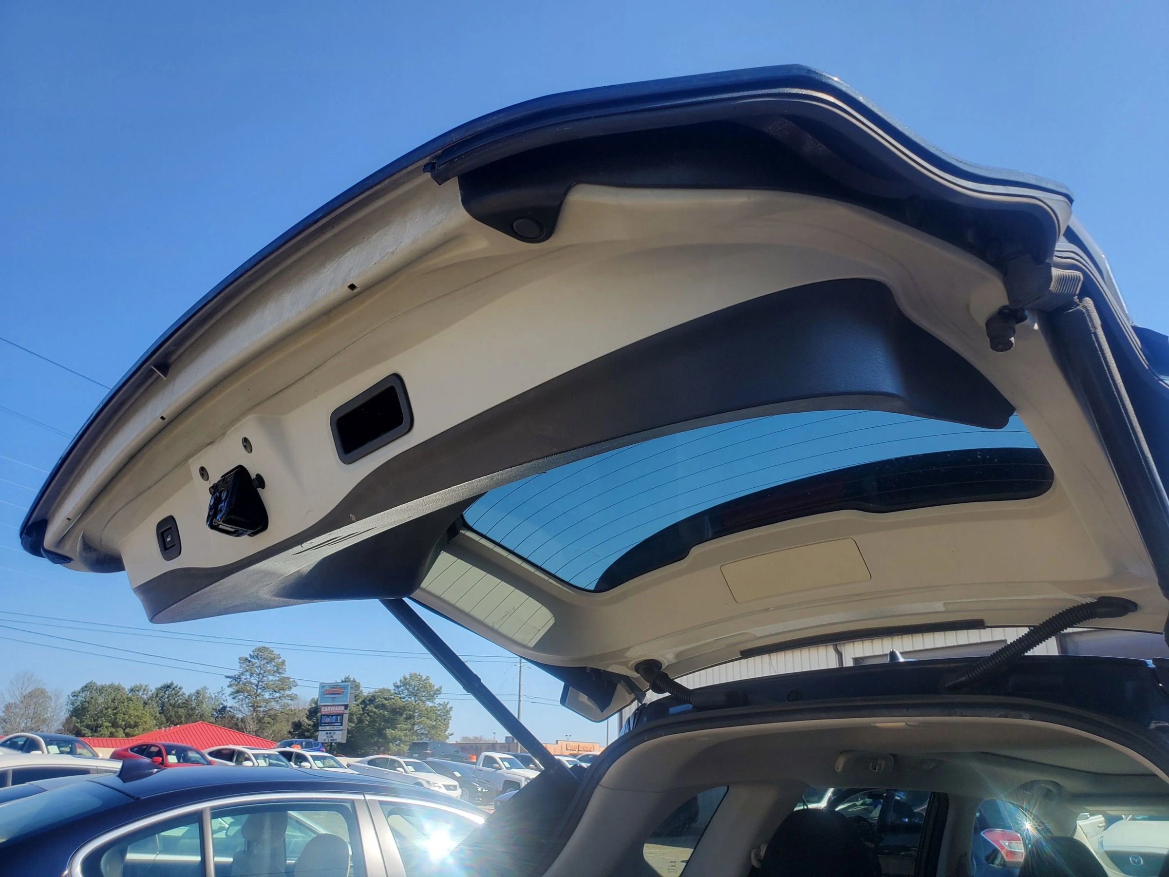 Used 2016 Nissan Rogue SV w/ SV Premium Package image 57