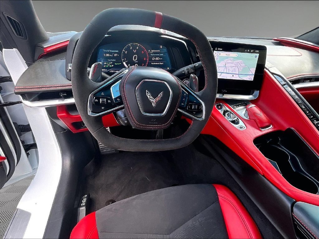 Used 2025 Chevrolet Corvette Stingray Premium Cpe w/ Z51 Performance Package RWD image 17