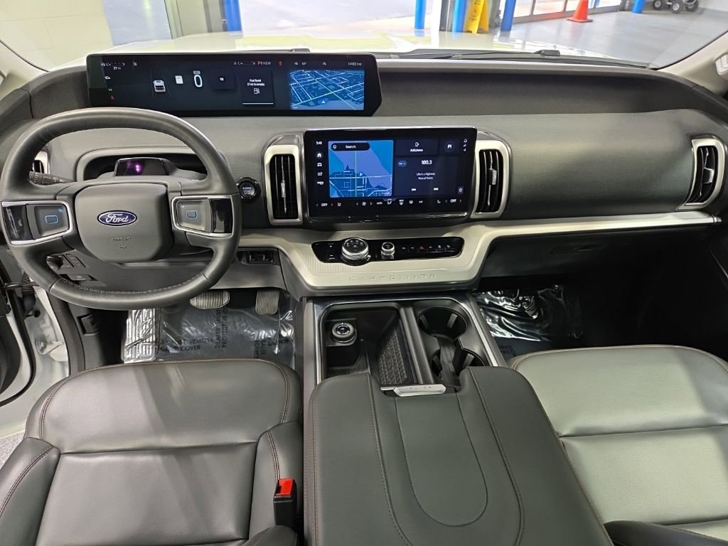 Used 2025 Ford Expedition Active AWD/4WD image 10