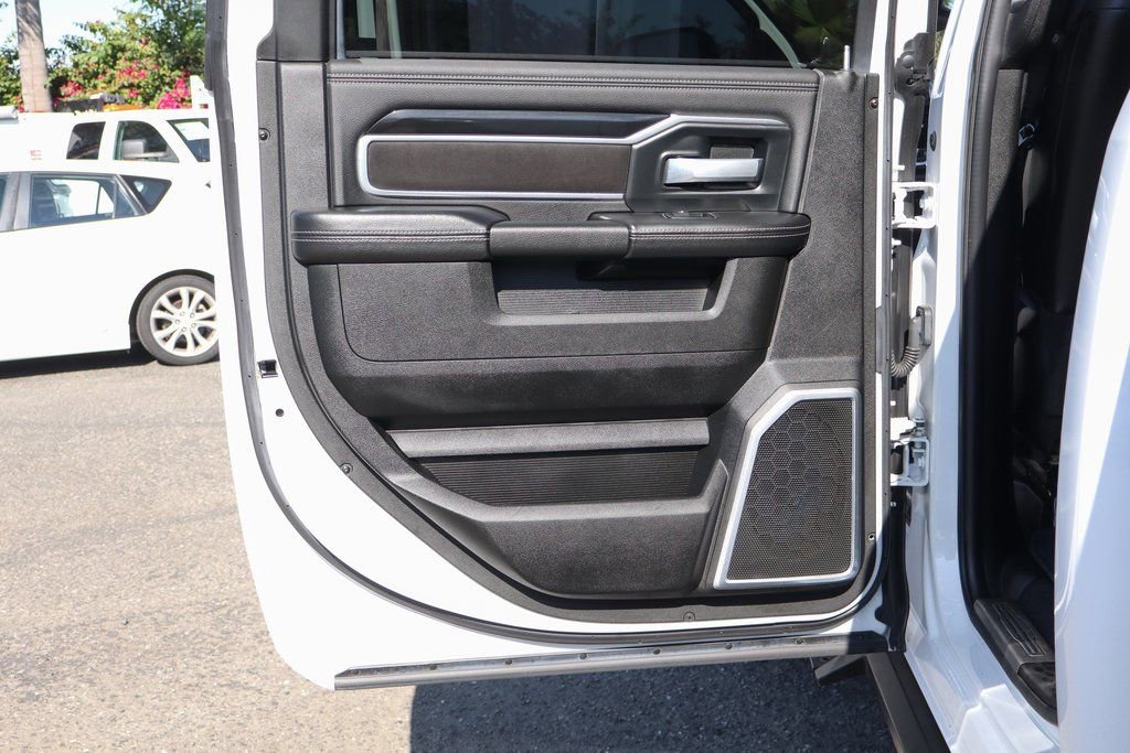 Used 2020 RAM 2500 Laramie w/ Night Edition image 40