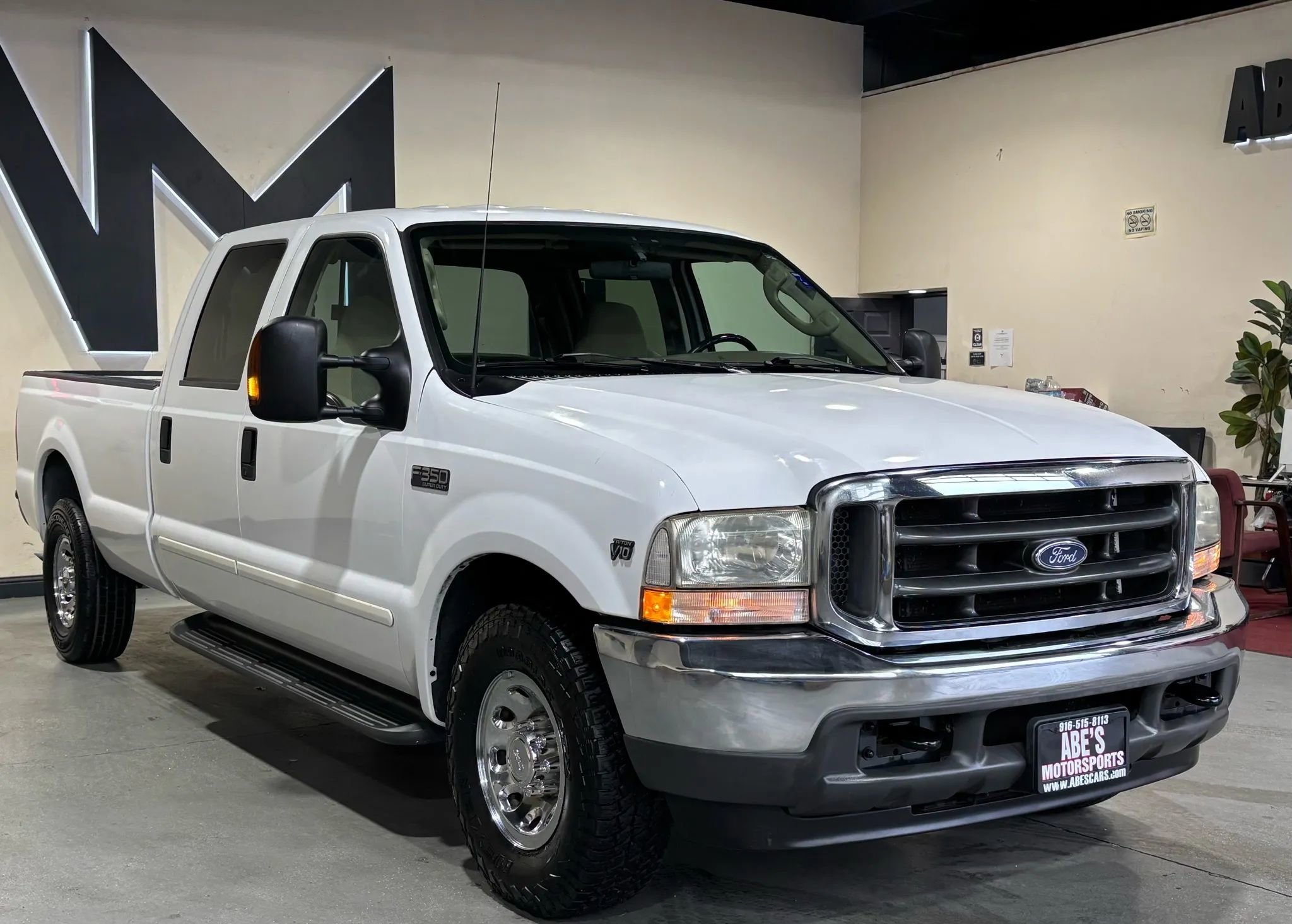 Used 2003 Ford F350 XLT image 2