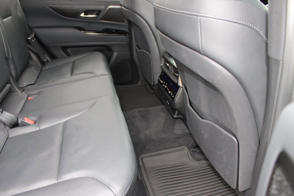 Used 2023 Lexus LX 600 4WD w/ Luxury Package image 22