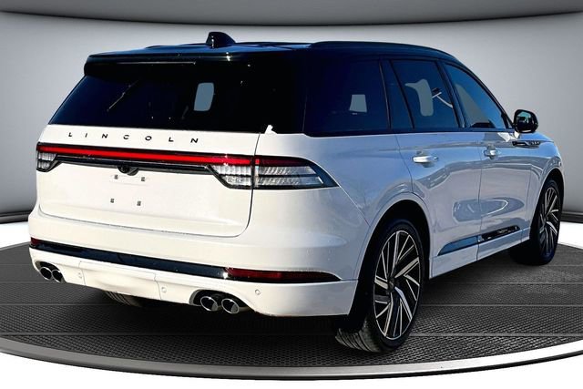 Used 2025 Lincoln Aviator Black Label w/ Black Label Special Edition image 6