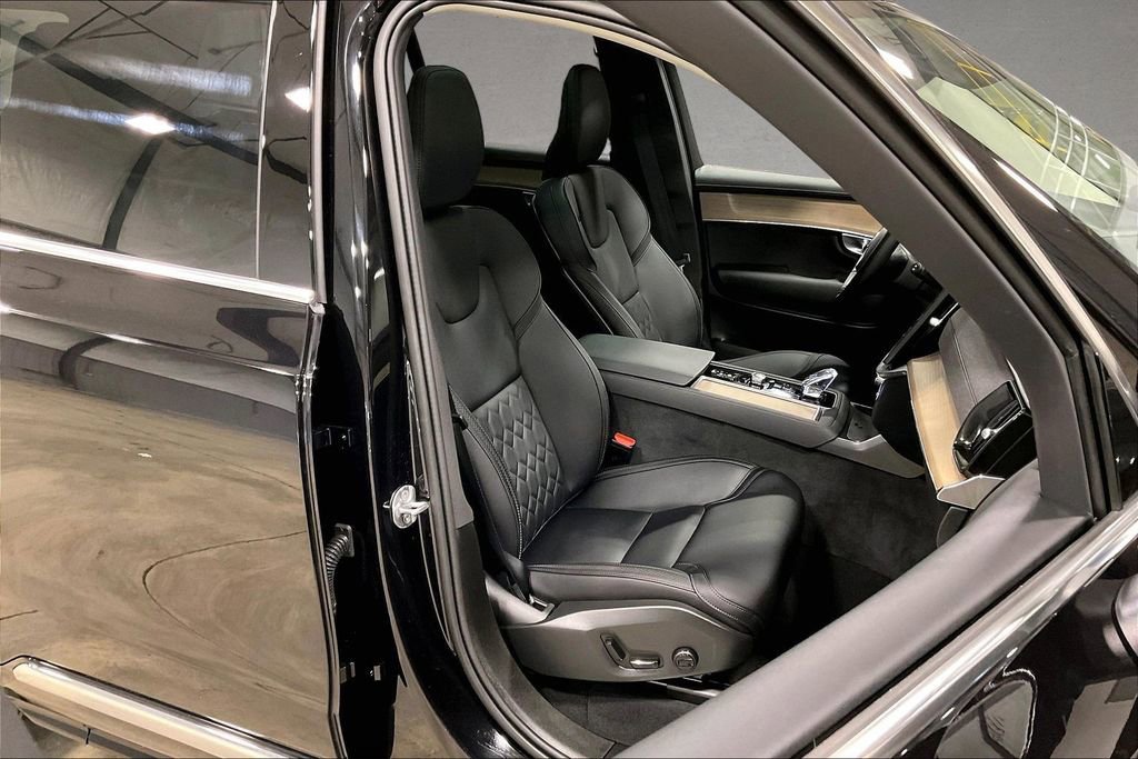 Certified 2026 Volvo XC90 B6 Plus w/ Protection Package Premier AWD/4WD image 30
