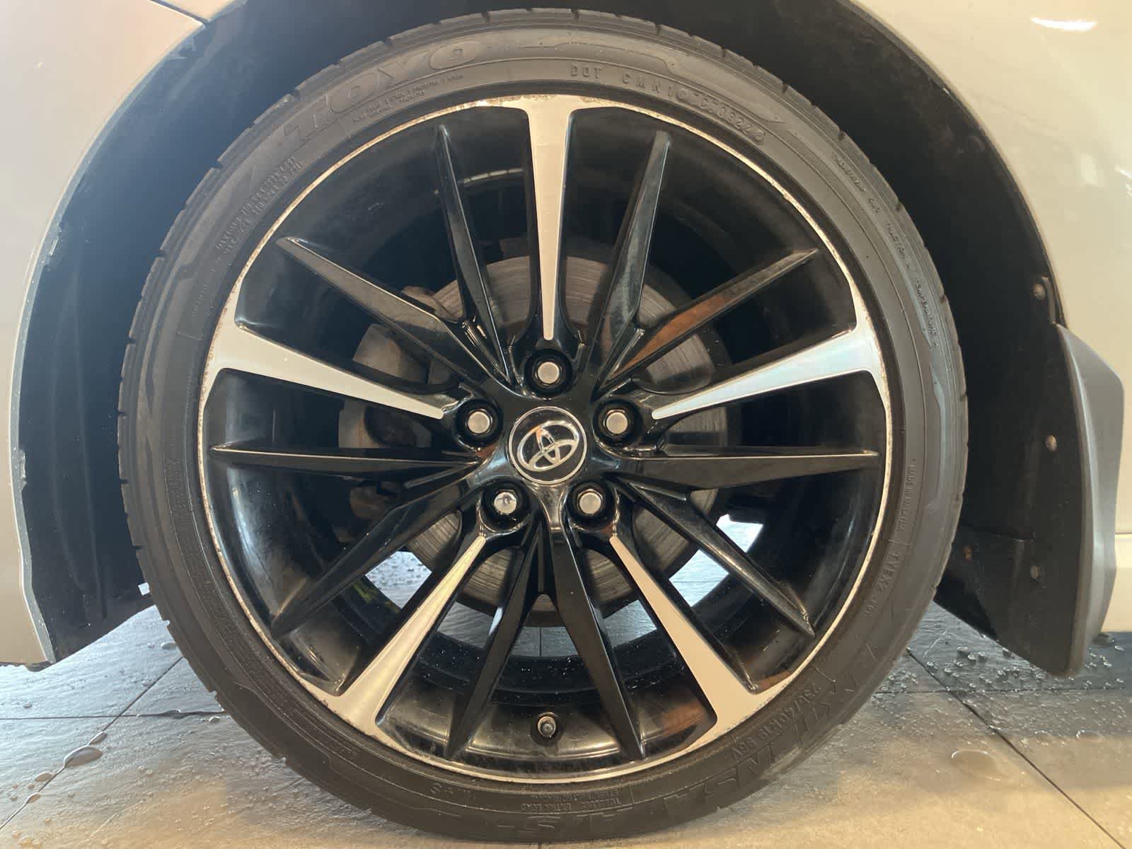 Used 2018 Toyota Camry FWD image 9