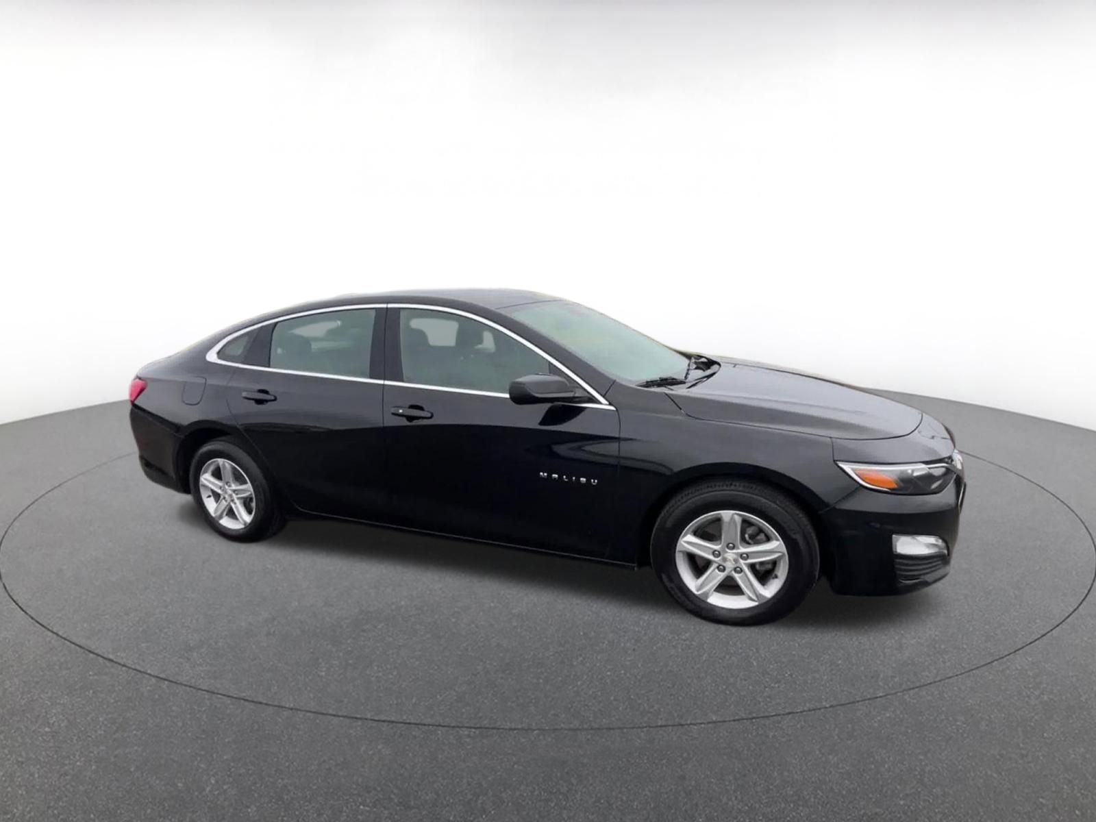 Used 2024 Chevrolet Malibu LT video 2
