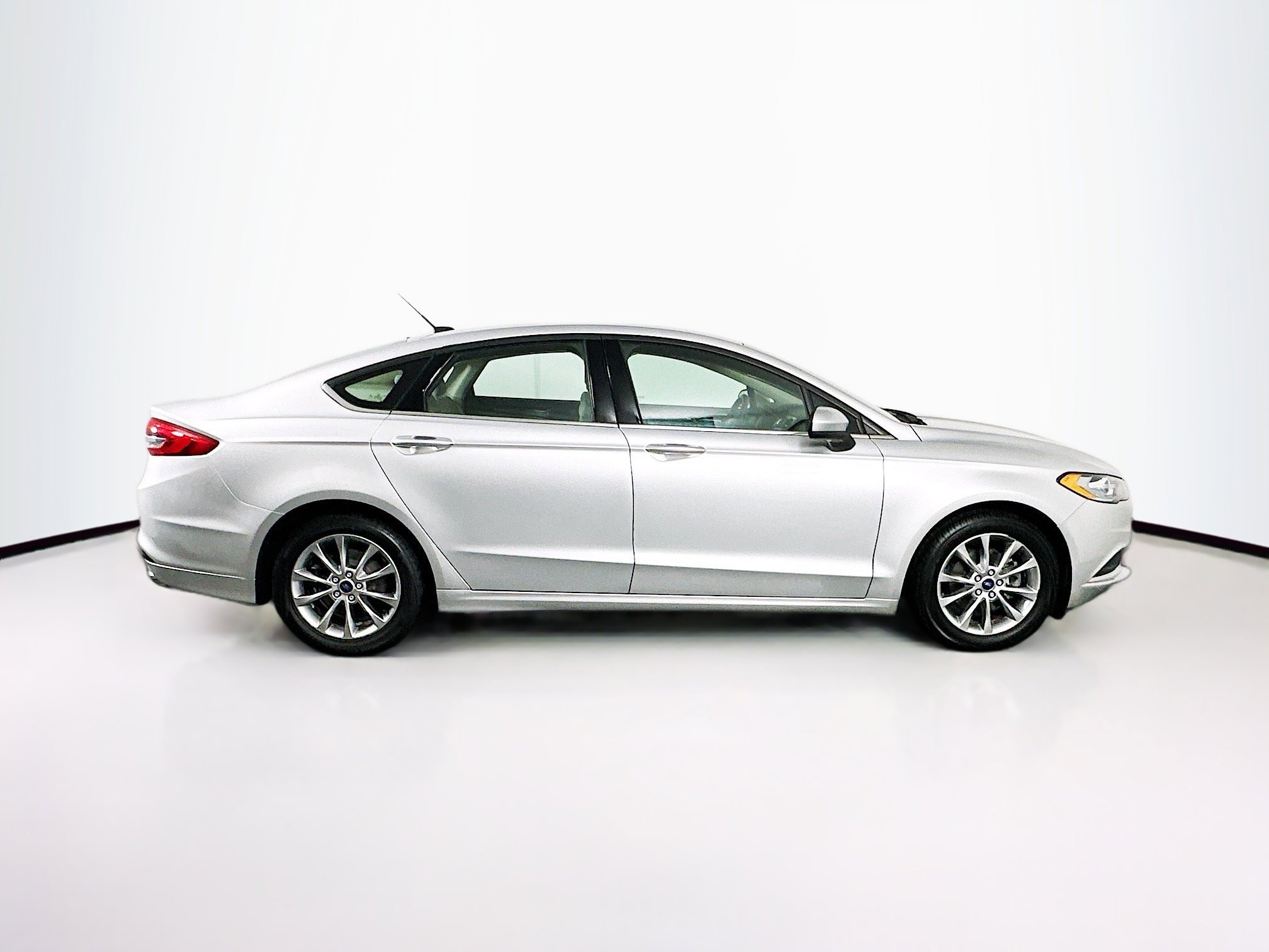Used 2017 Ford Fusion SE FWD image 10