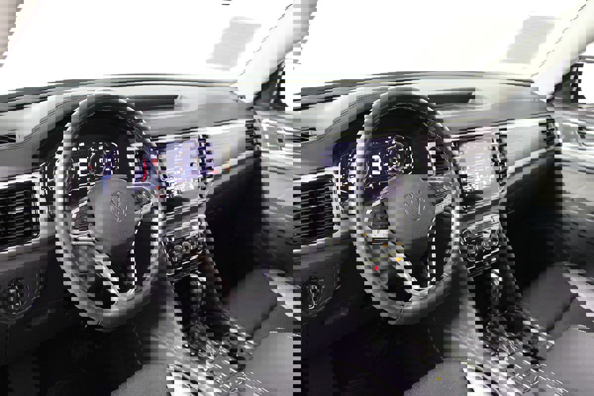 Used 2023 Volkswagen Atlas SE w/ Panoramic Sunroof Package image 8