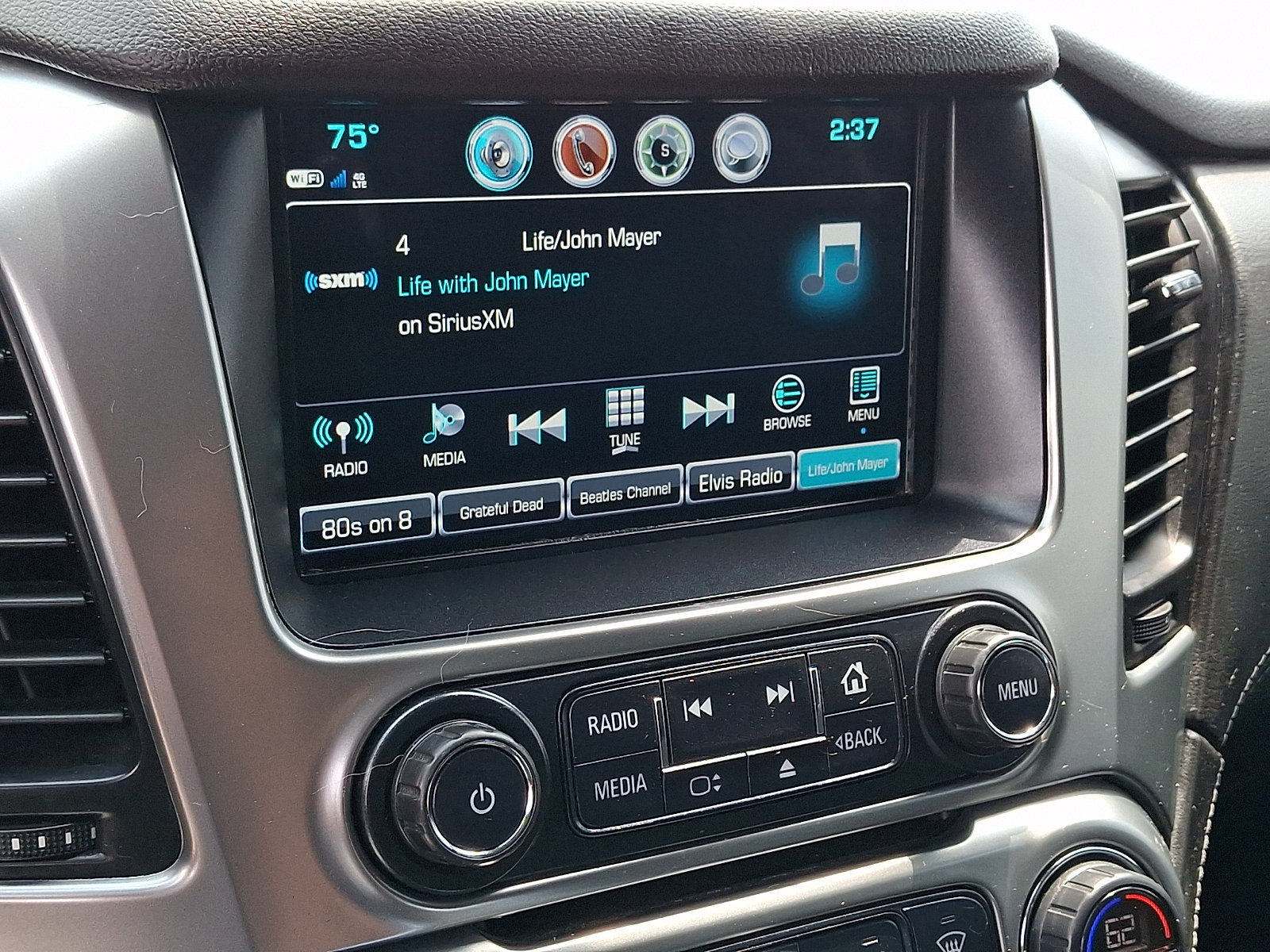 Used 2020 Chevrolet Suburban LT w/ Luxury Package AWD/4WD image 17