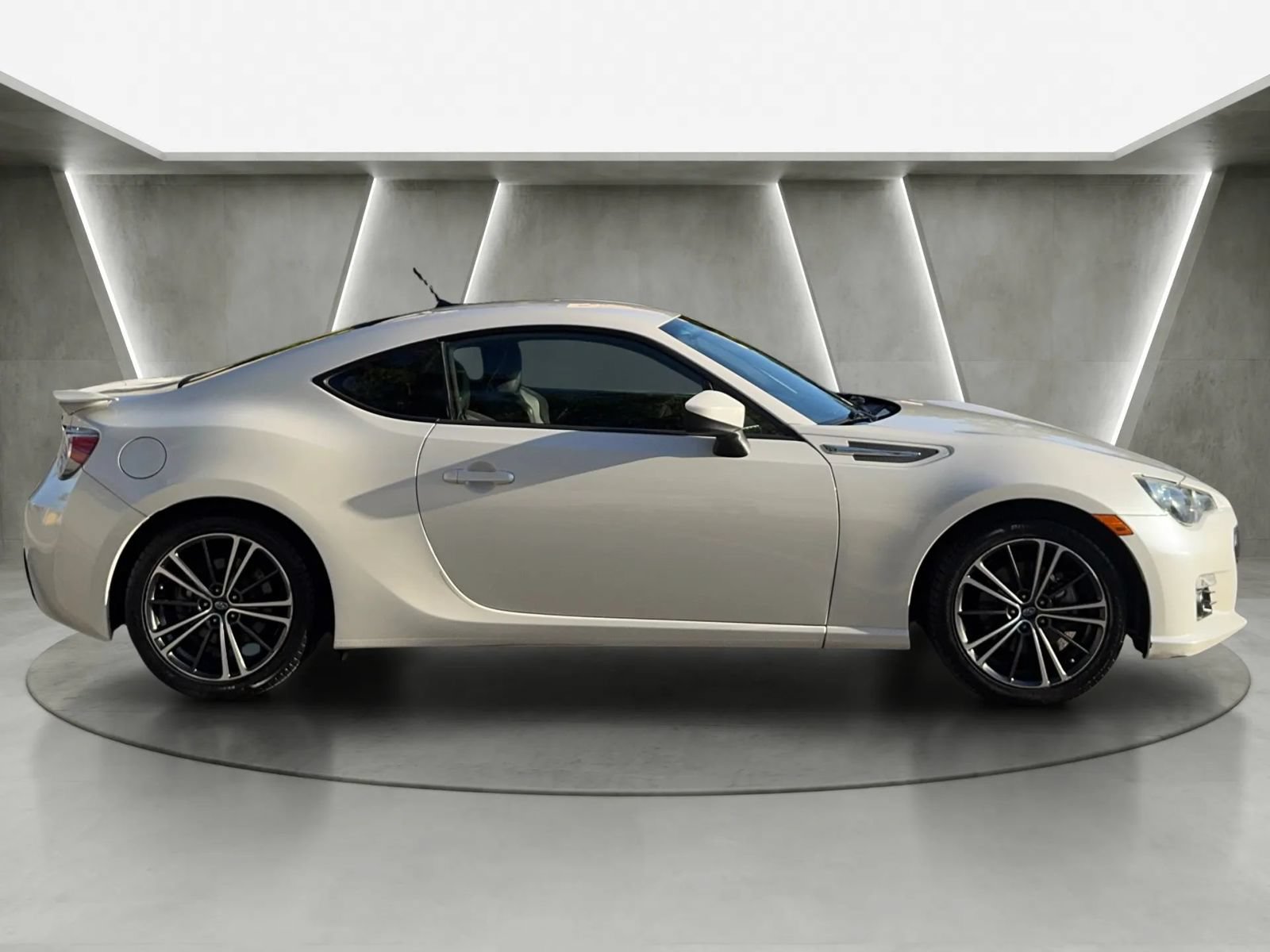 Used 2013 Subaru BRZ Limited RWD image 2