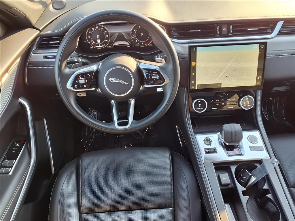 Used 2025 Jaguar F-PACE R-Dynamic S image 5