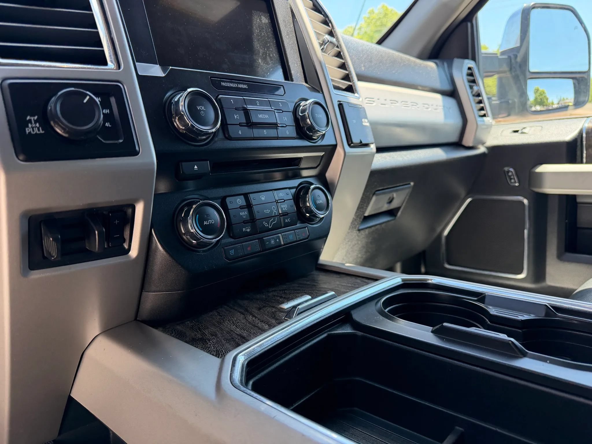 Used 2017 Ford F250 Lariat w/ Chrome Package AWD/4WD image 24