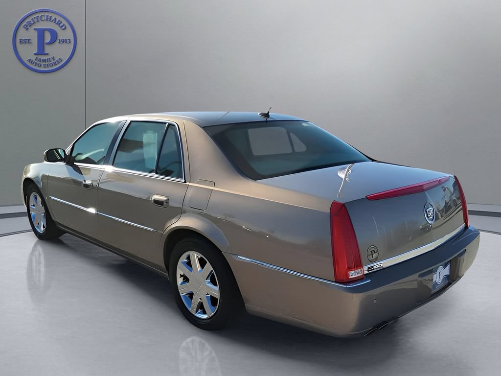 Used 2007 Cadillac DTS Luxury I w/ Sun And Sound Package FWD image 5
