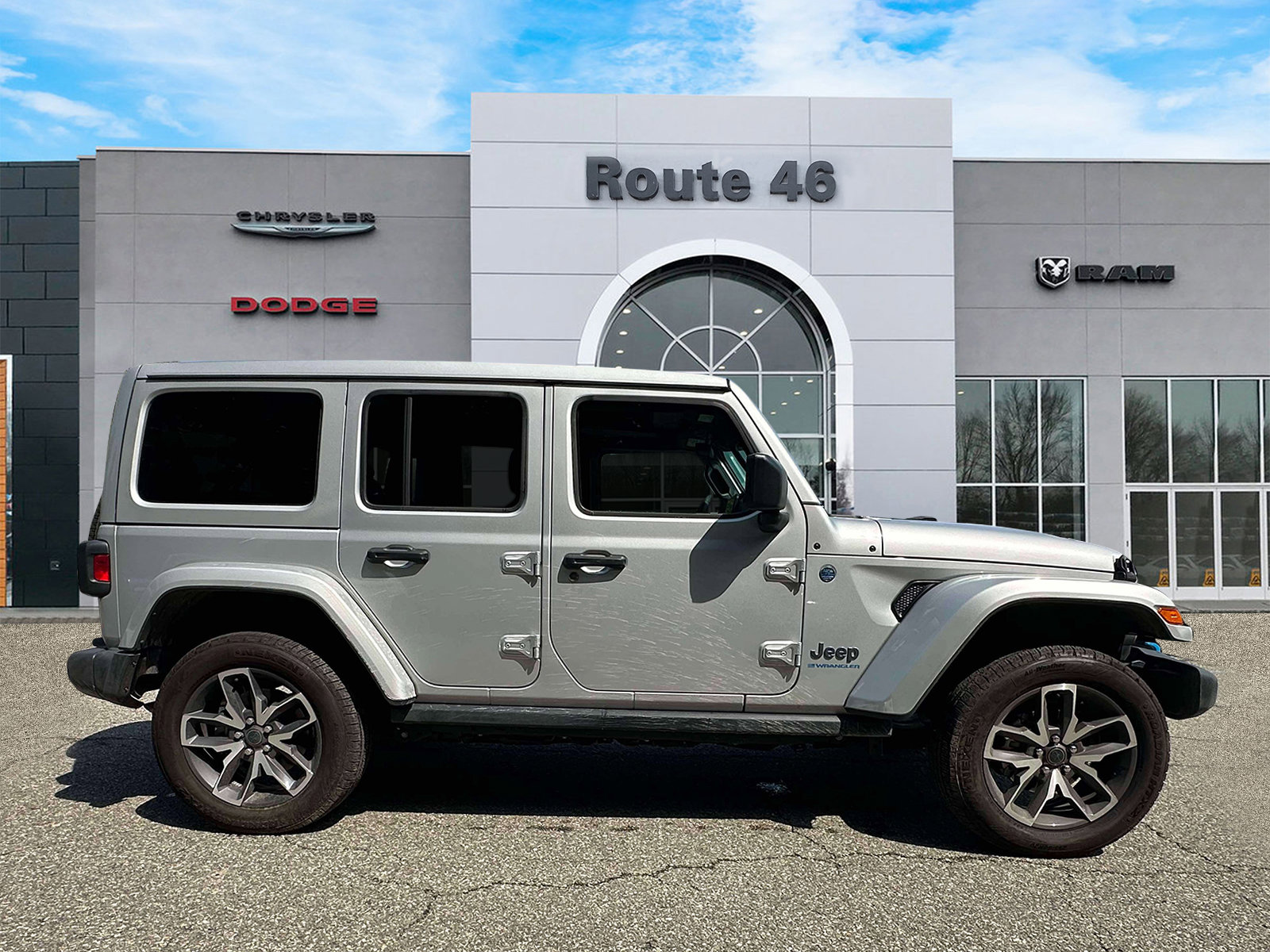 Used 2024 Jeep Wrangler Unlimited AWD/4WD image 6