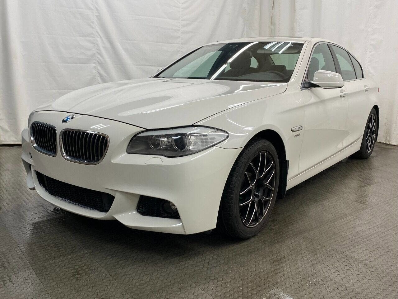 Used 2012 BMW 528i xDrive Sedan image 4