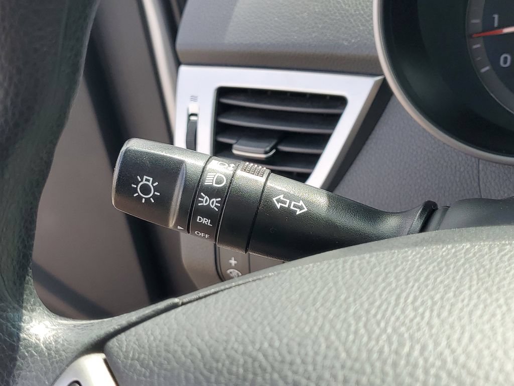 Used 2017 Hyundai Elantra GT FWD image 24