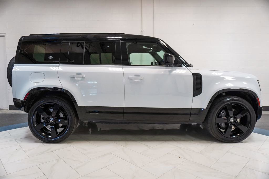 Used 2023 Land Rover Defender 110 X-Dynamic SE AWD/4WD image 38