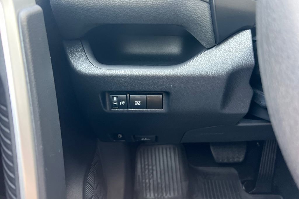 Certified 2025 Toyota RAV4 XLE image 30