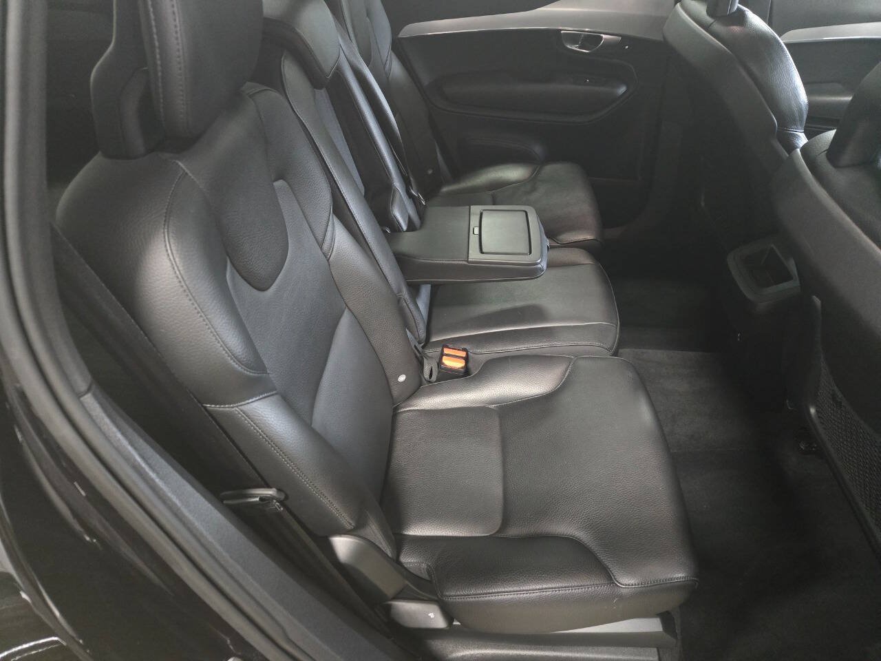 Used 2018 Volvo XC90 T5 Momentum AWD/4WD image 17