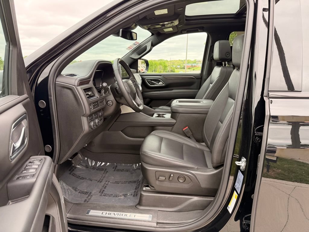 Used 2024 Chevrolet Suburban Z71 w/ Off-Road Capability Package AWD/4WD image 30